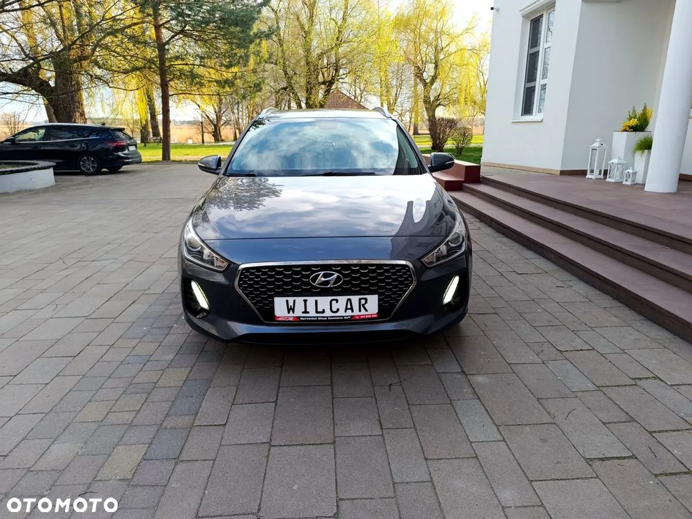 Hyundai i30 blue Kombi 1.6 CRDi Style - 14