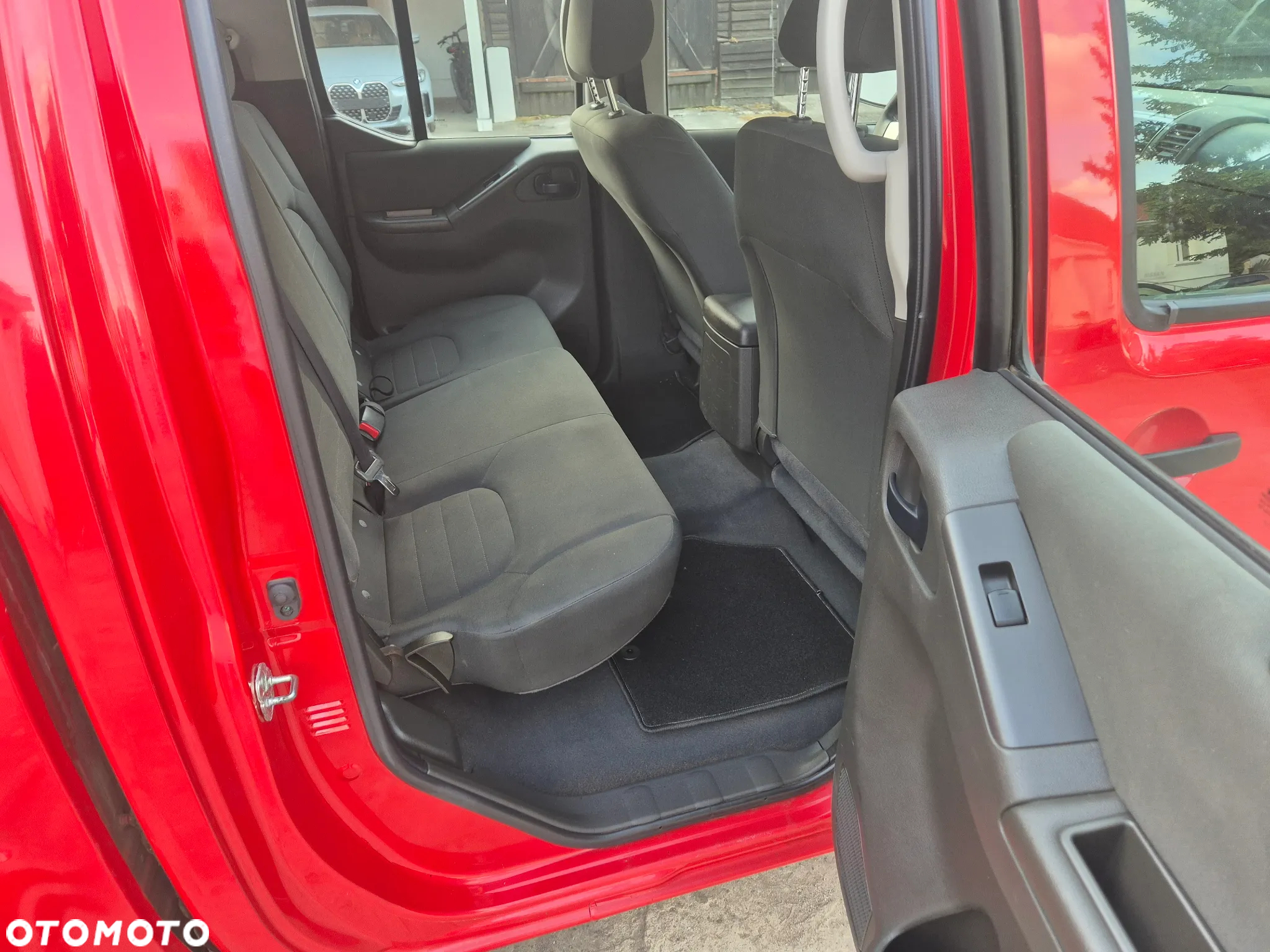 Nissan Navara 2.5 D SE - 21