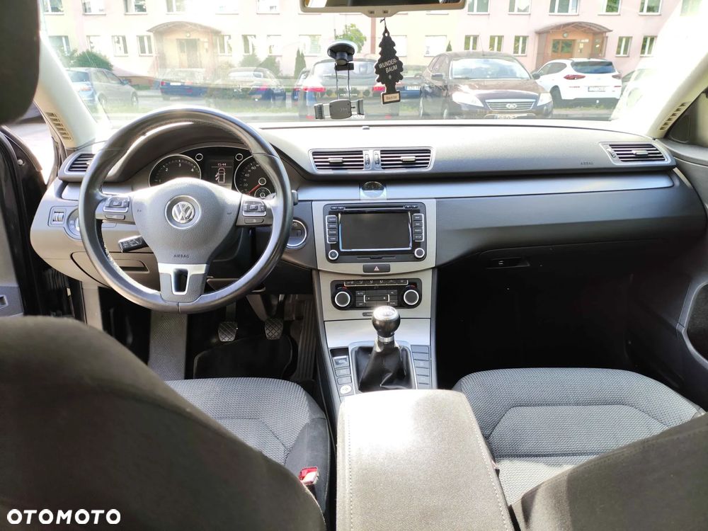 Volkswagen Passat 2.0 TDI Comfortline - 6