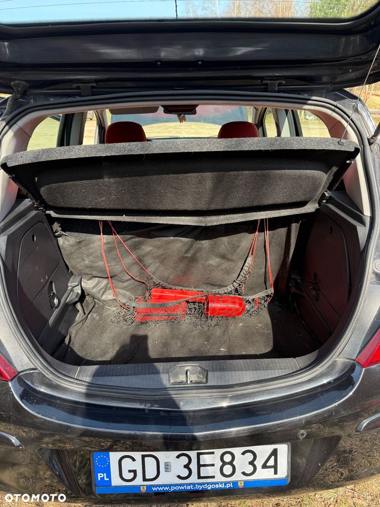 Opel Corsa 1.4 16V Enjoy - 12