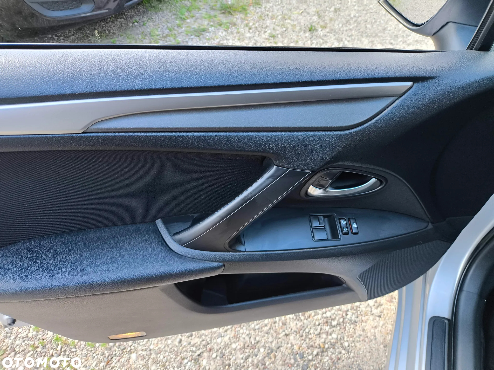 Toyota Avensis 1.8 Active - 9