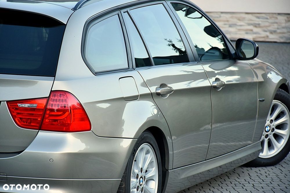 BMW Seria 3 320i Edition Sport - 12