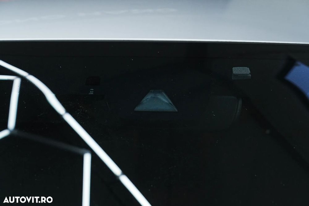 Toyota Corolla 1.8 HSD Business - 40