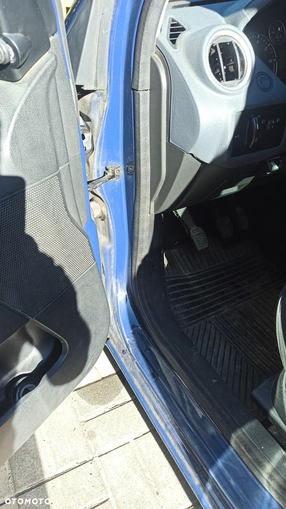 Ford Fiesta 1.3 Ambiente - 9