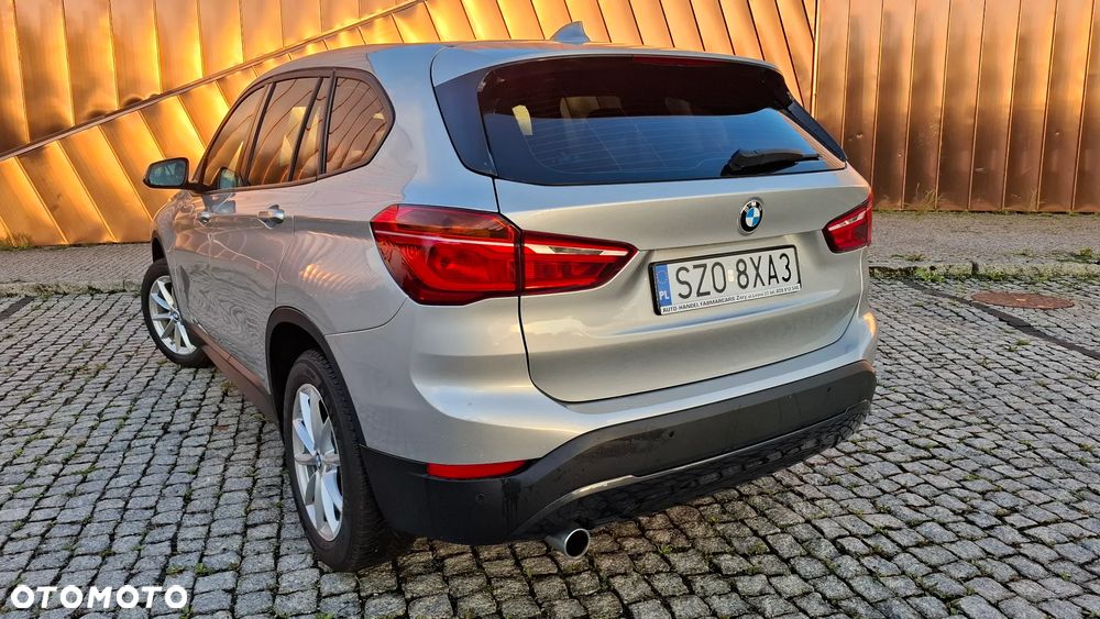 BMW X1 sDrive18i Advantage - 10