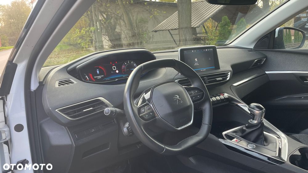 Peugeot 3008 1.2 PureTech Allure S&S - 10