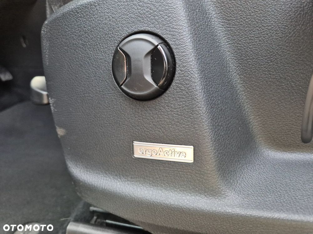 Volkswagen Touran - 21