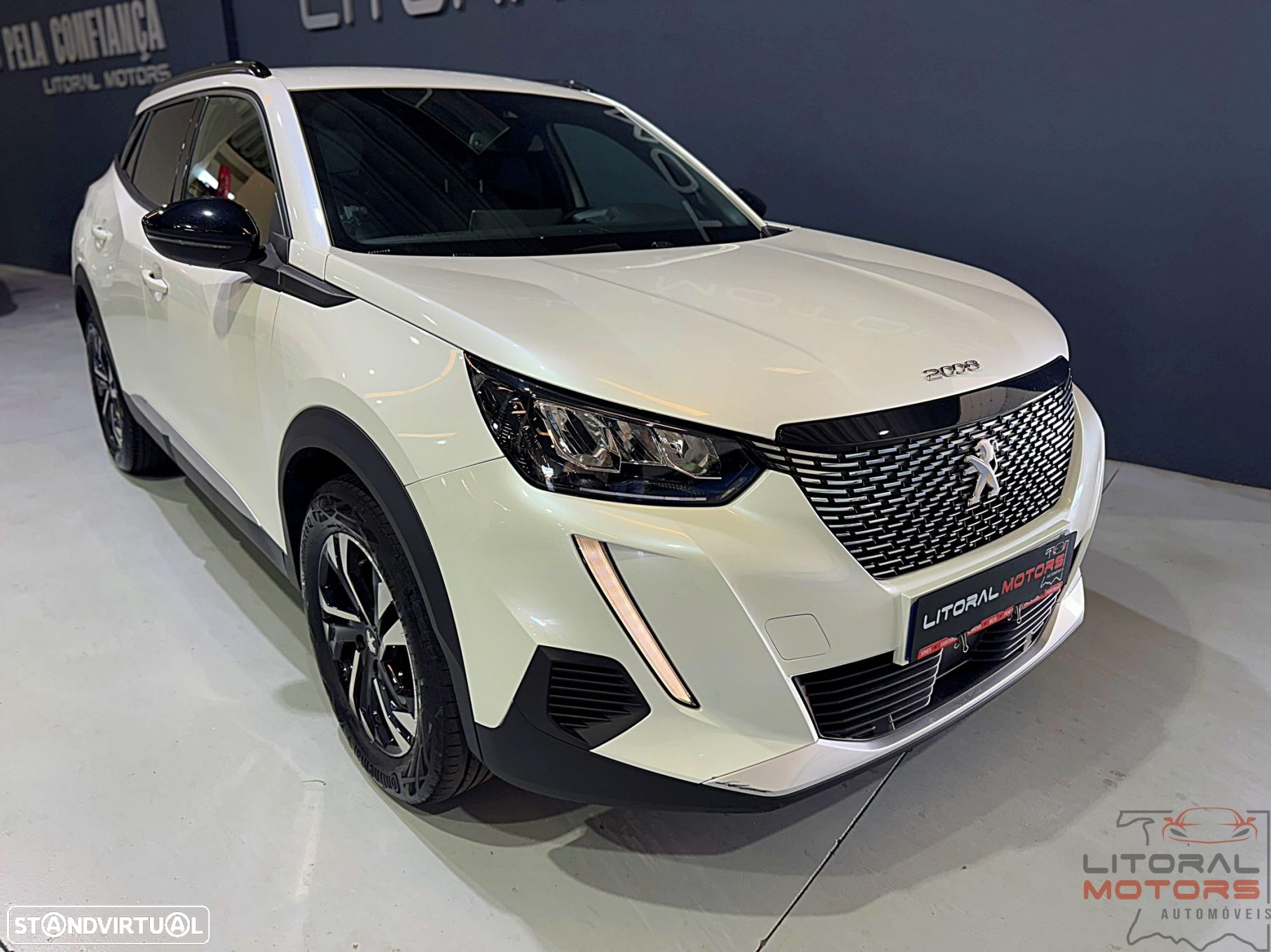 Peugeot 2008 1.2 PureTech Allure - 3