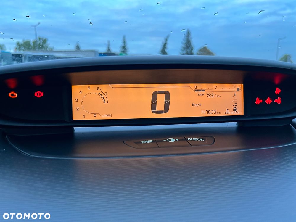 Citroën C4 1.4 16V SX - 10