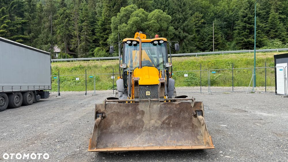 JCB 3CX - 9