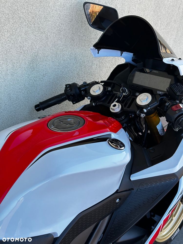 Yamaha YZF - 13