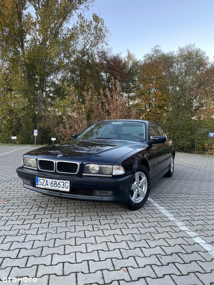 BMW Seria 7 728i L - 1