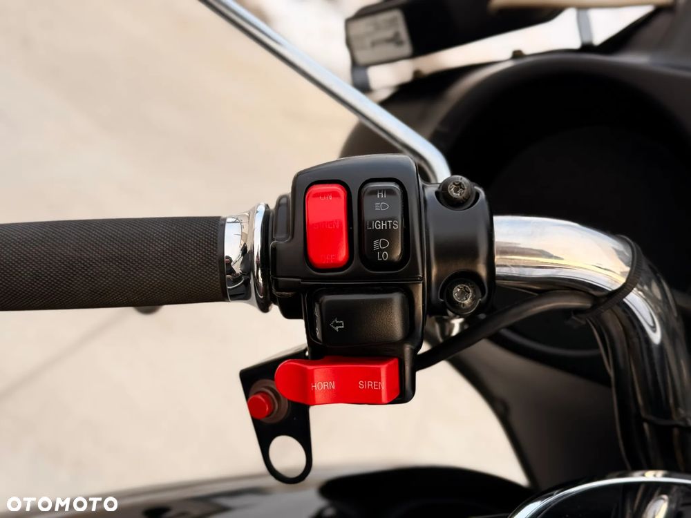 Harley-Davidson FLHT Electra Glide Standard - 18