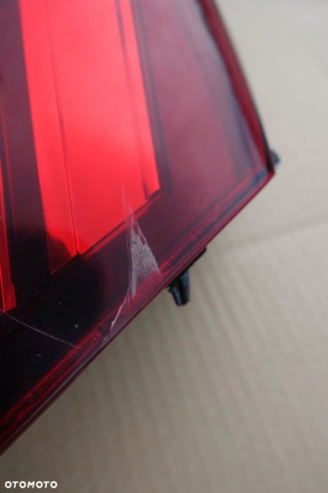 LAMPA PRAWY TYŁ GOLF VII LIFT 17r- HB - 4