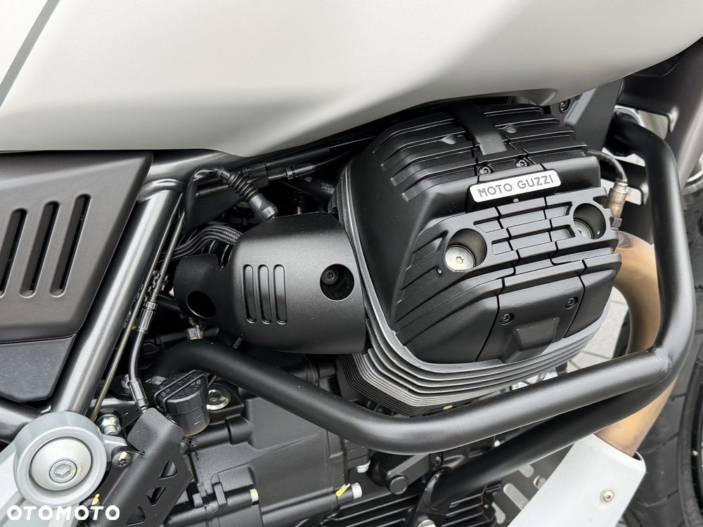 Moto Guzzi V85 - 18