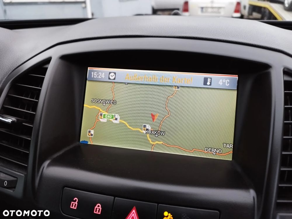 Opel Insignia 2.0 Turbo Sports Tourer 4x4 Automatik Cosmo - 25