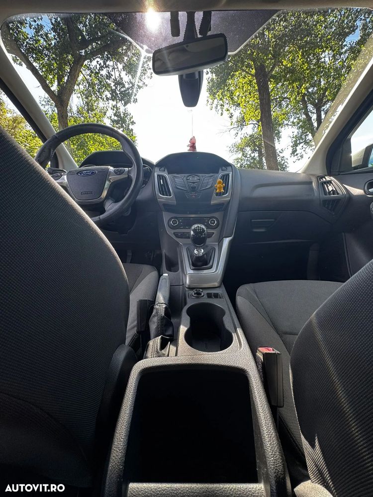 Ford Focus - 8