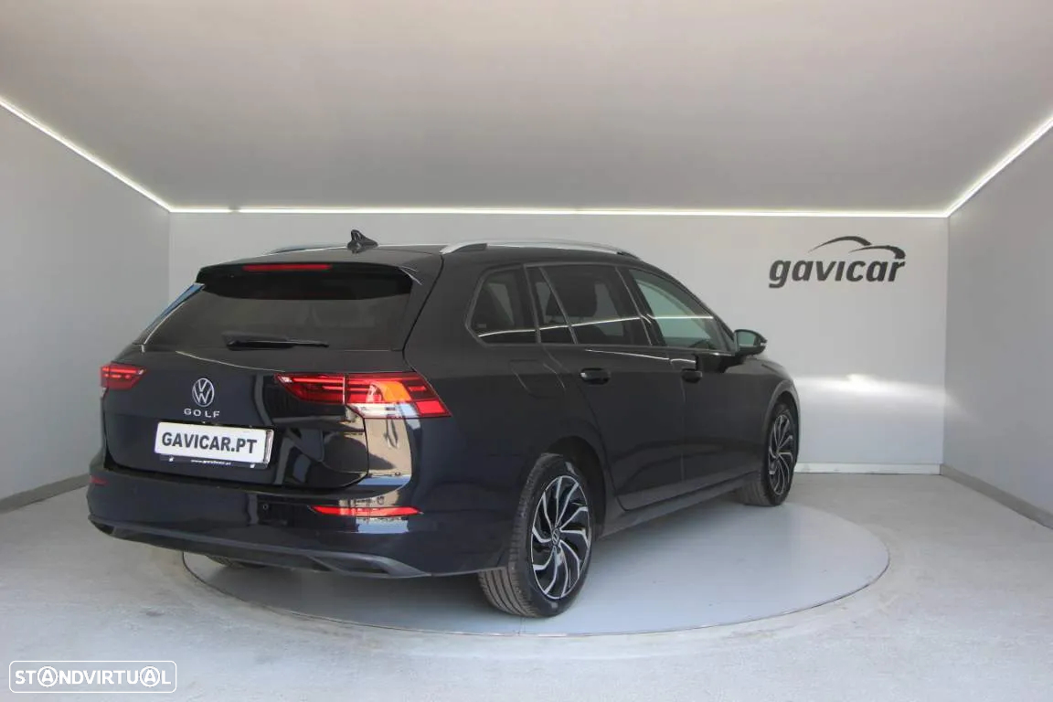 VW Golf Variant 2.0 TDi Life DSG - 23