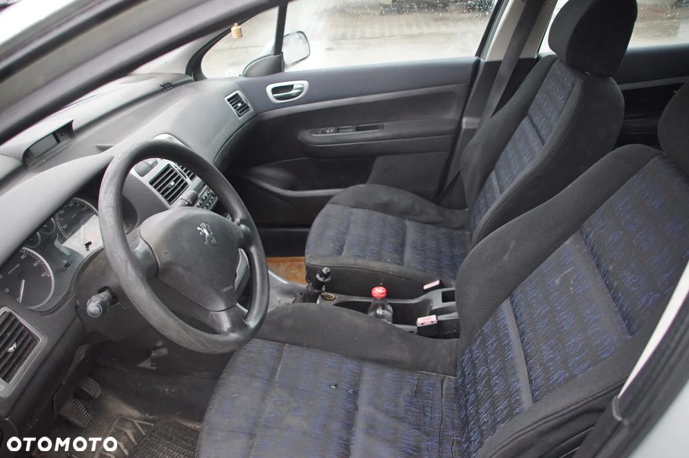Auto na części - Peugeot 307 Lift 1.4 8V 75 KM TU3 20CQ15 EZR 2004R Silnik Skrzynia Drzwi Lusterko Szyba Maska Lampa Klapa Deska Kokpit Sterownik Moduł Licznik - 11