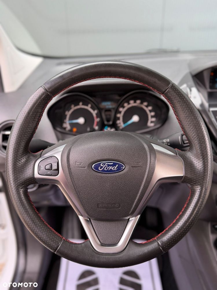 Ford Tourneo Courier 1.0 EcoBoost Titanium - 19