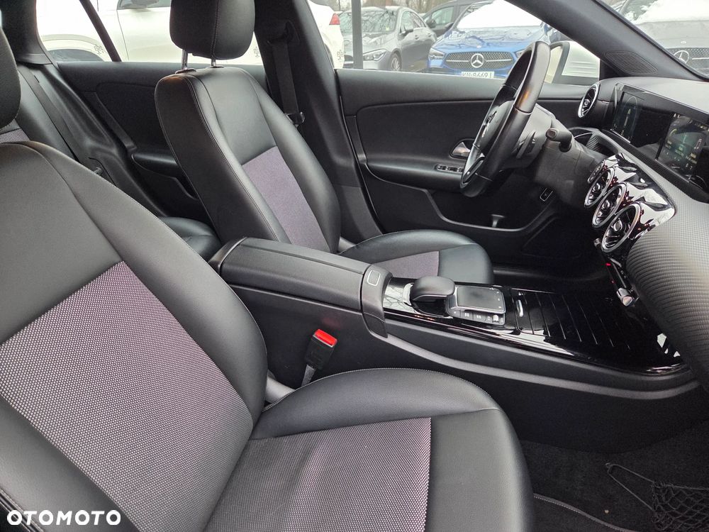 Mercedes-Benz CLA 180 d 7G-DCT - 31