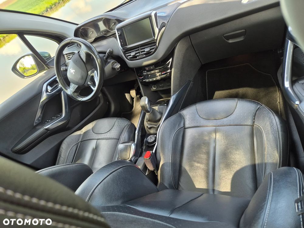Peugeot 2008 120 VTI Allure - 14
