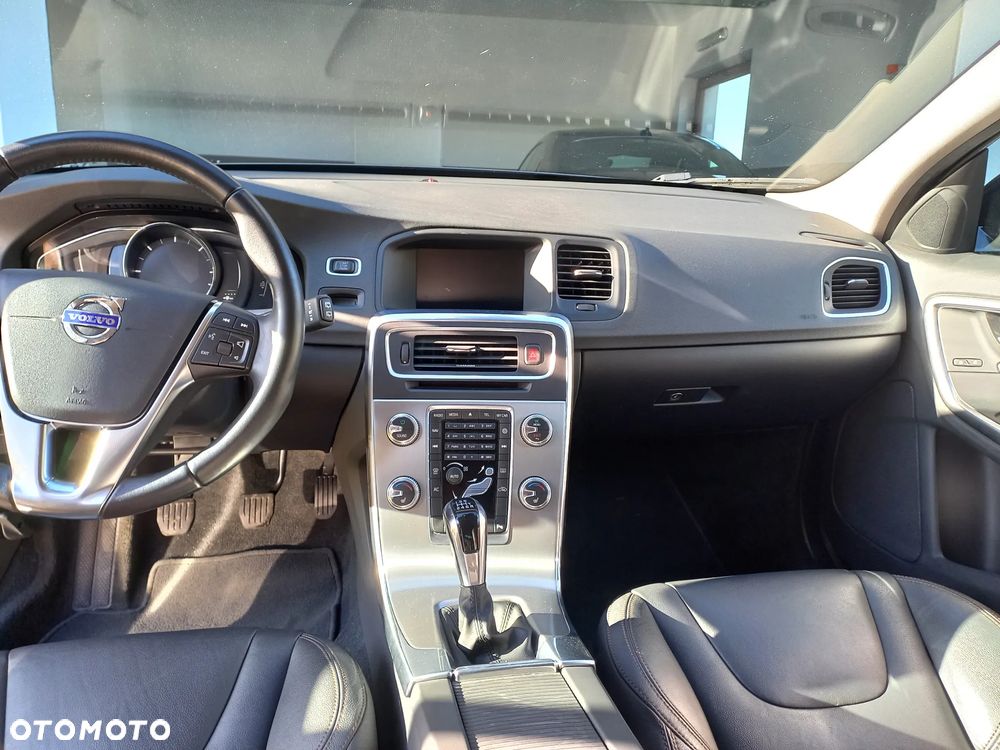 Volvo V60 Cross Country D3 Drive-E Momentum - 26