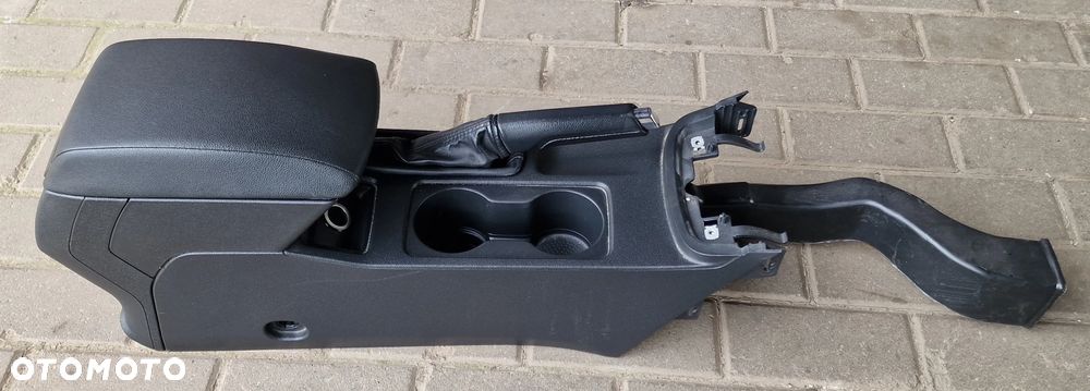 TUNEL ŚRODKOWY PODŁOKIETNIK SKÓRA SEAT LEON III HB - 2