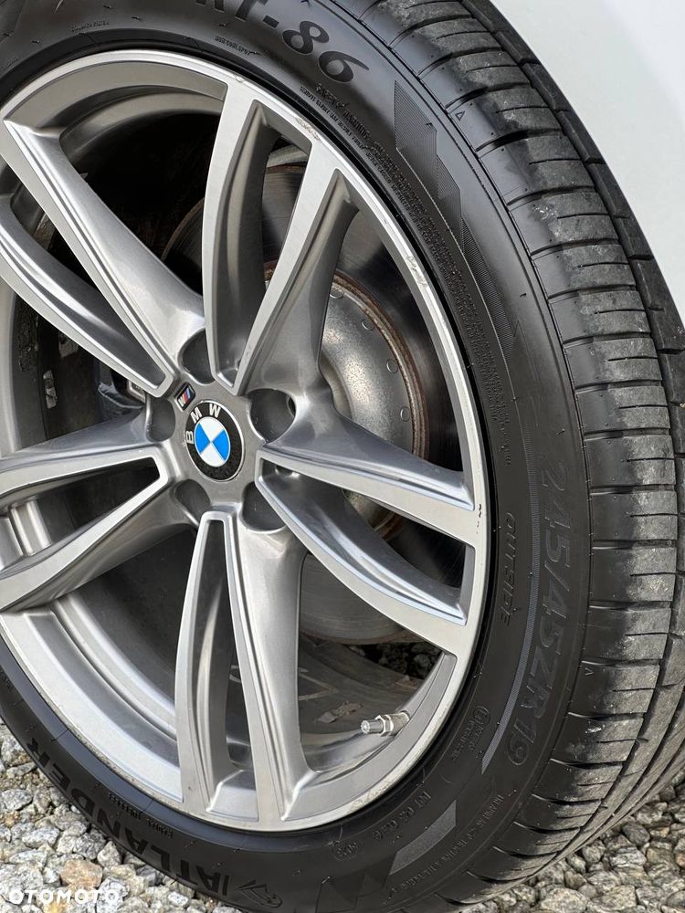 BMW Seria 7 750Li xDrive - 23