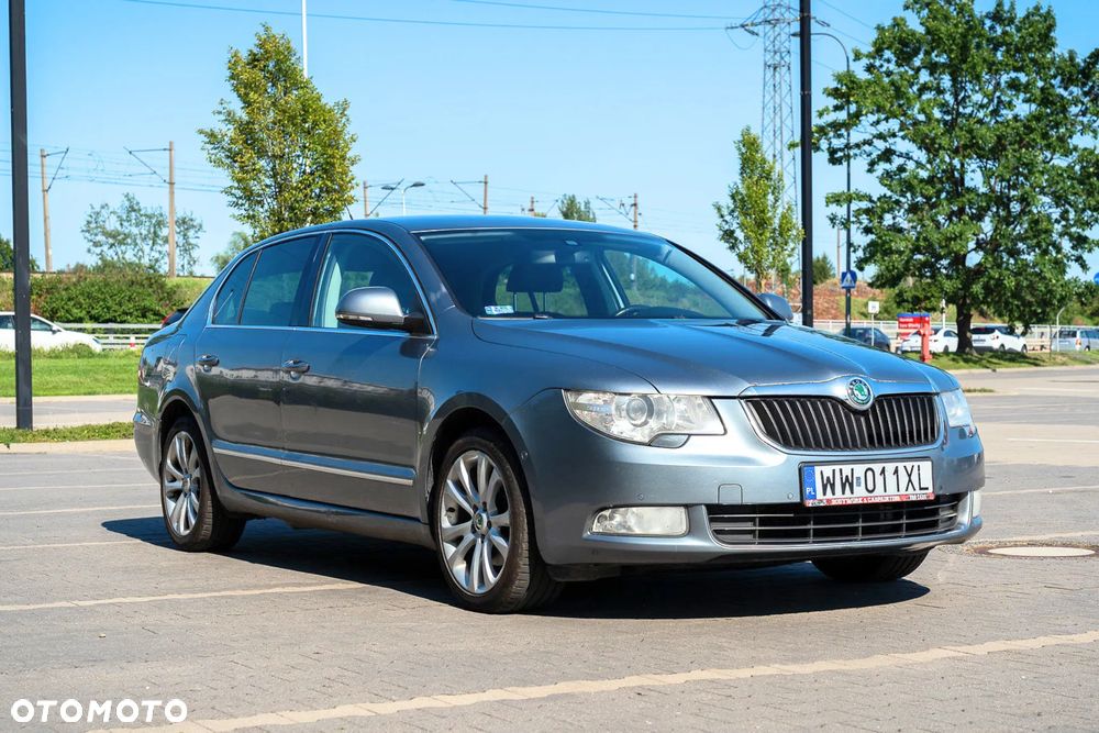 Skoda Superb 2.0 TDI Elegance DSG - 2