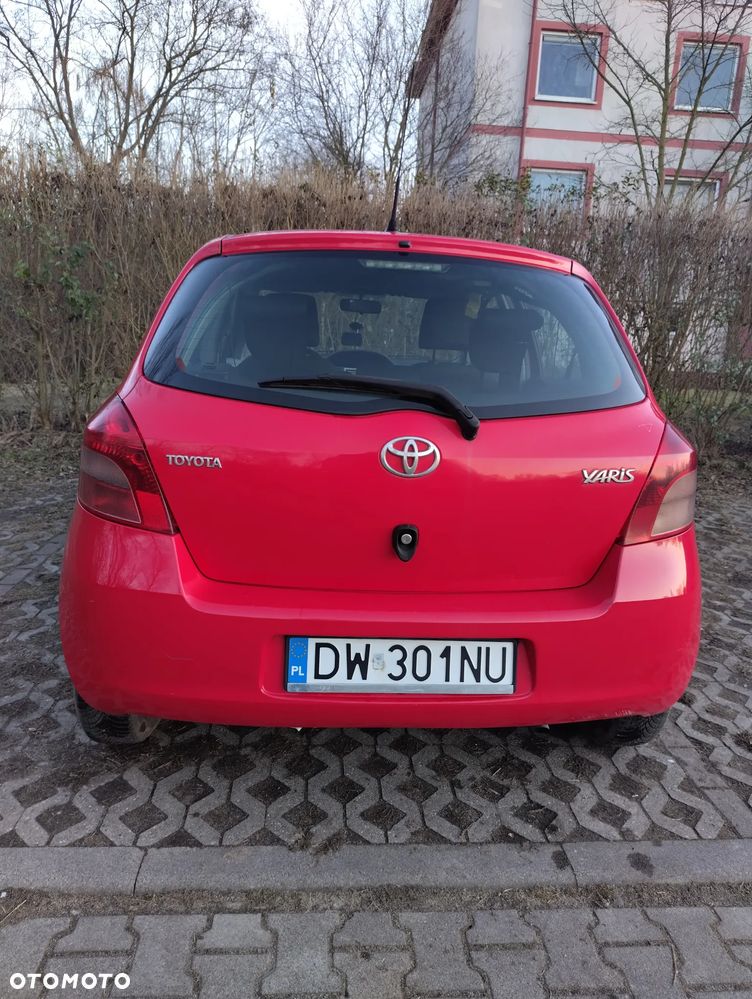 Toyota Yaris 1.0 Luna - 4