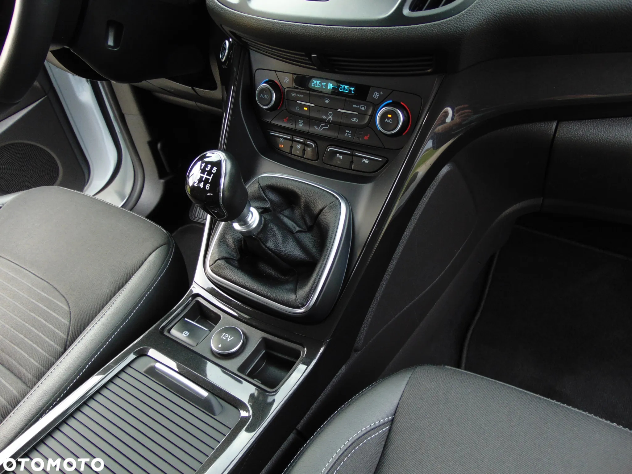 Ford Kuga 2.0 TDCi FWD Titanium - 14