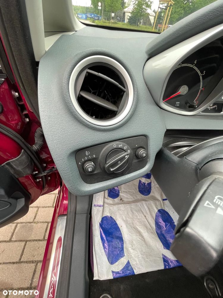 Ford Fiesta 1.6 Ti-VCT Titanium - 21
