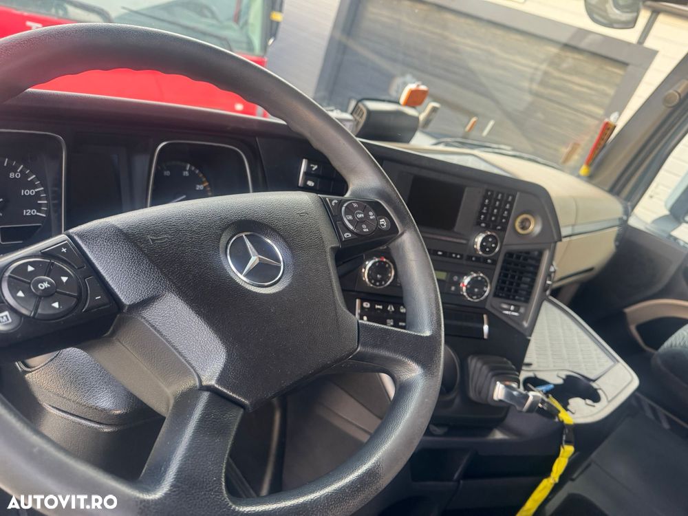 Mercedes-Benz Actros - 14