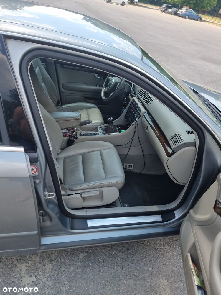 Audi A4 Limousine - 15