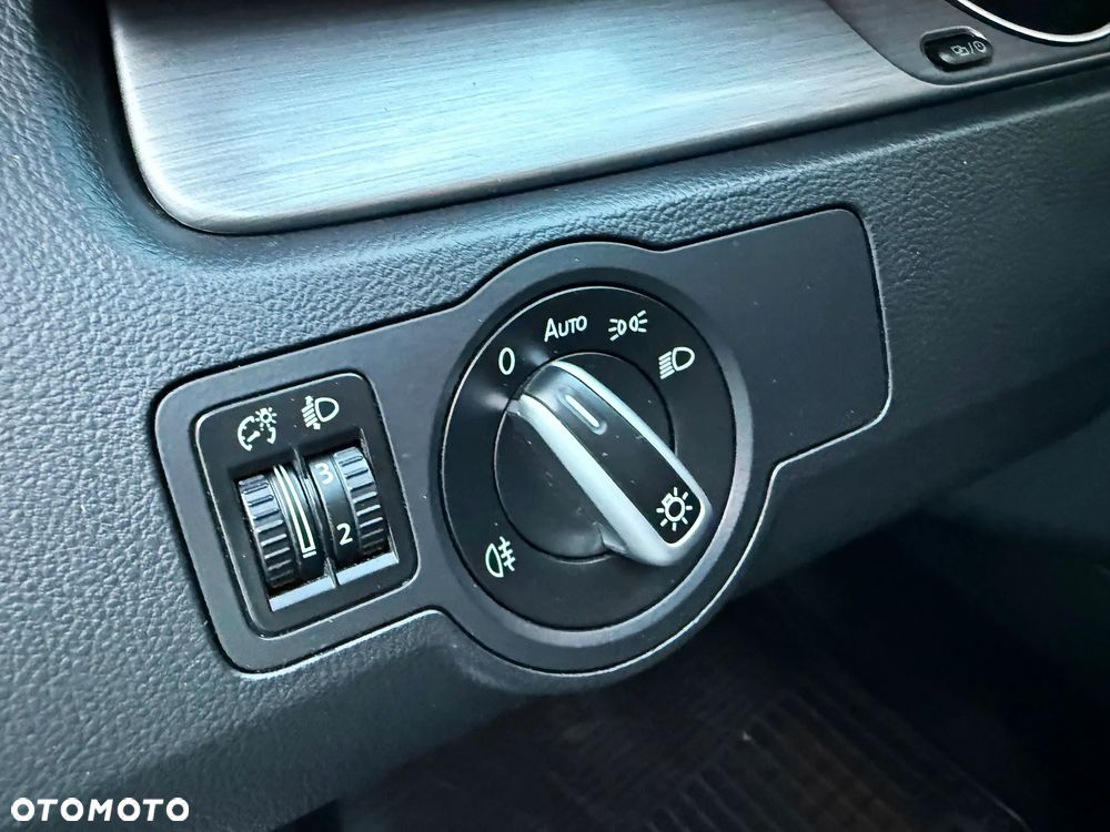 Volkswagen Passat Variant - 32