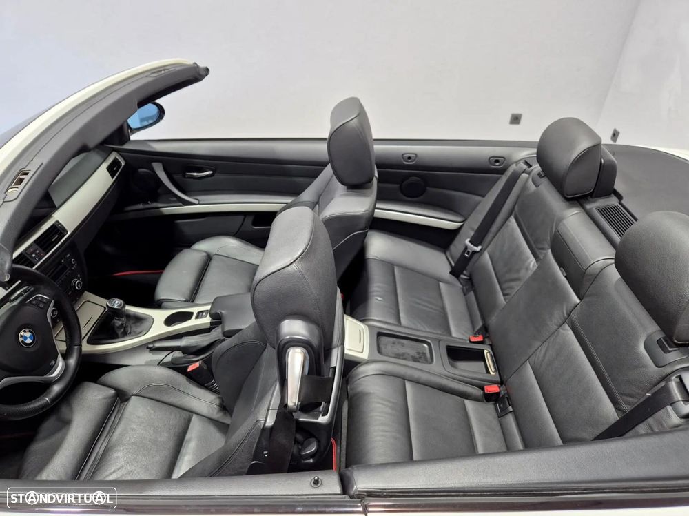 BMW 320 i Cabrio - 14