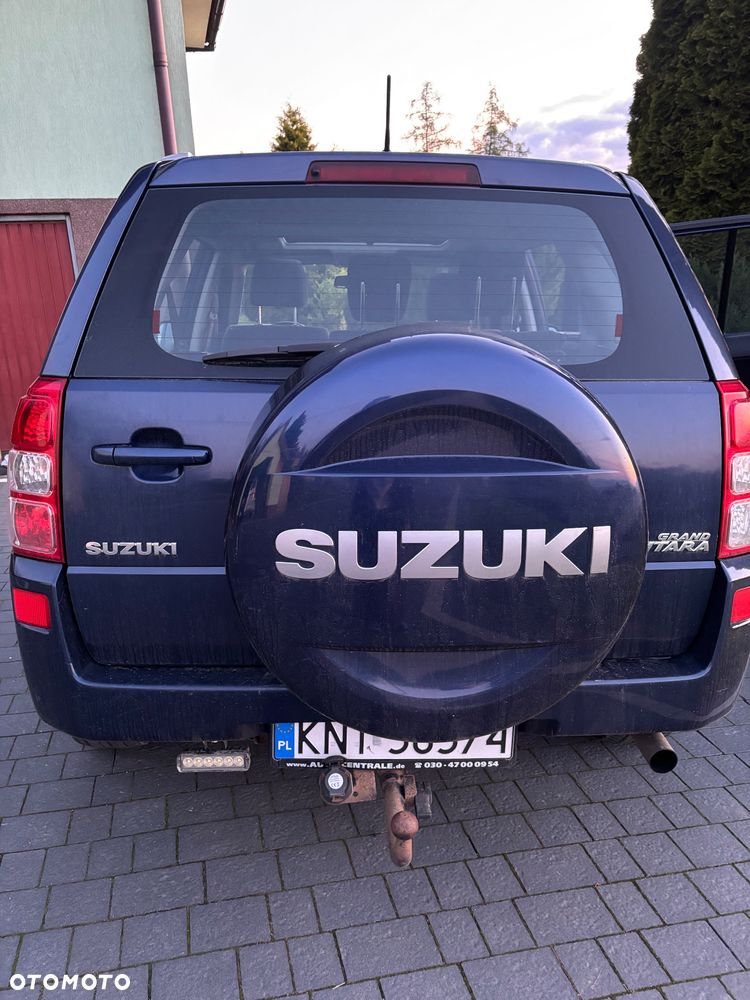 Suzuki Grand Vitara 2.0 - 7