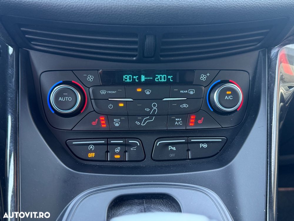 Ford Kuga 1.5 EcoBoost 4x4 Aut. ST-Line - 9