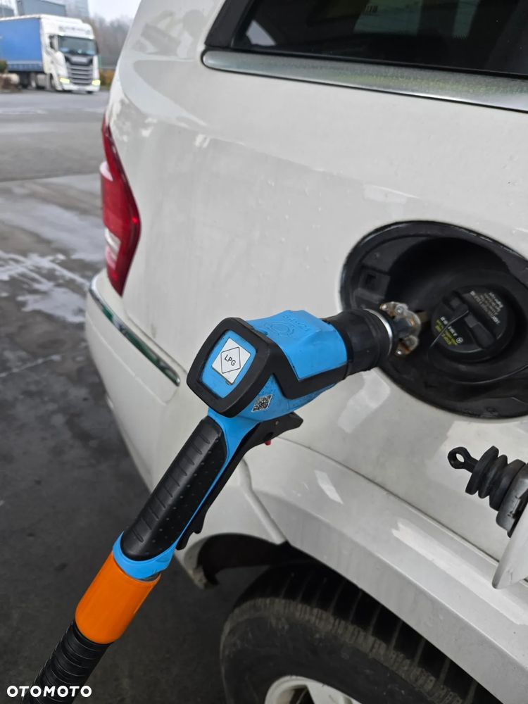 Mercedes-Benz GL 500 4Matic 7G-TRONIC - 29