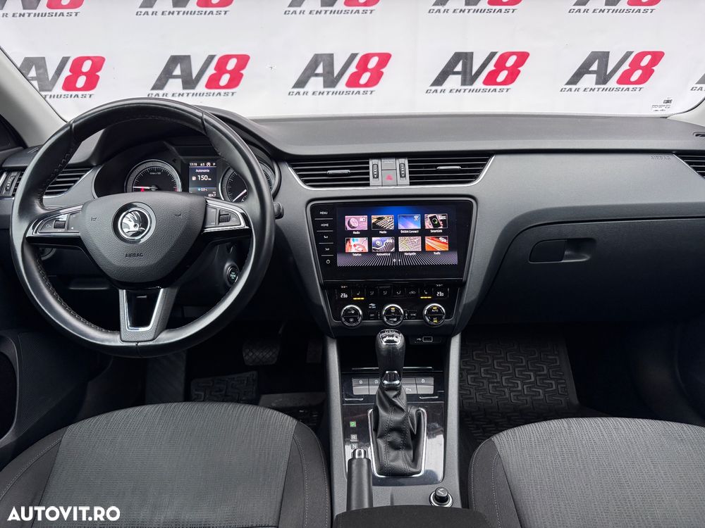 Skoda Octavia 2.0 TDI DSG Style - 6