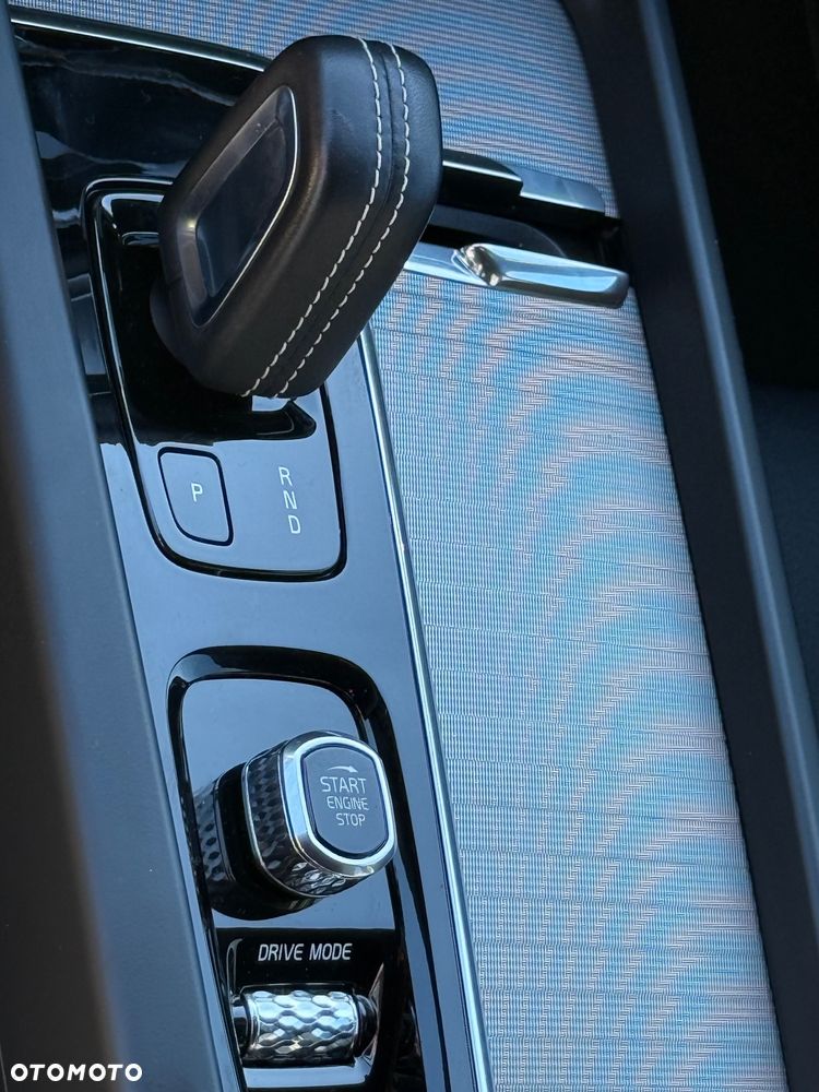 Volvo XC 60 D4 AWD R-Design - 21