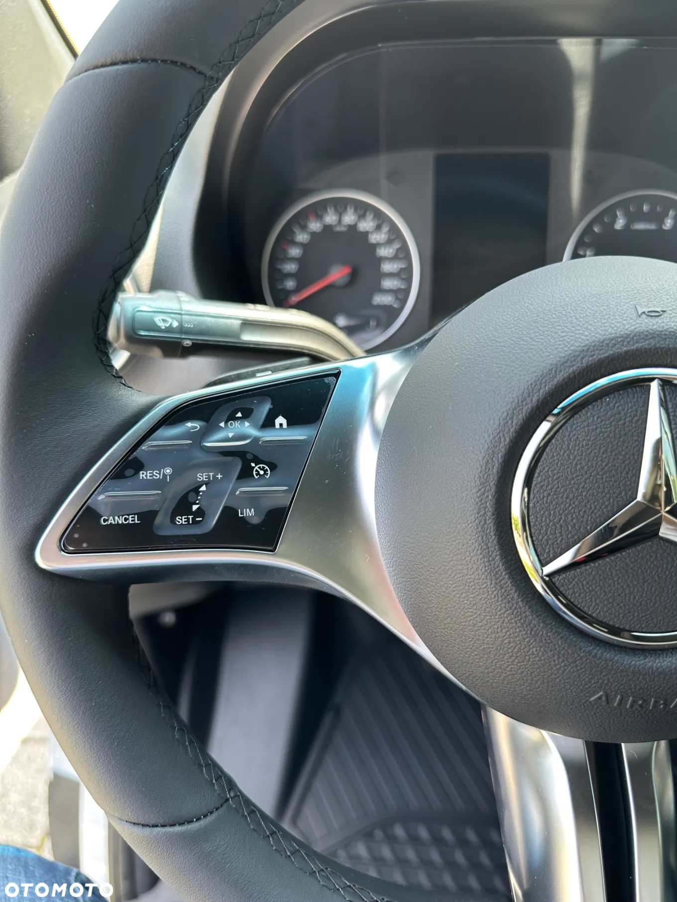 Mercedes-Benz Sprinter - 13