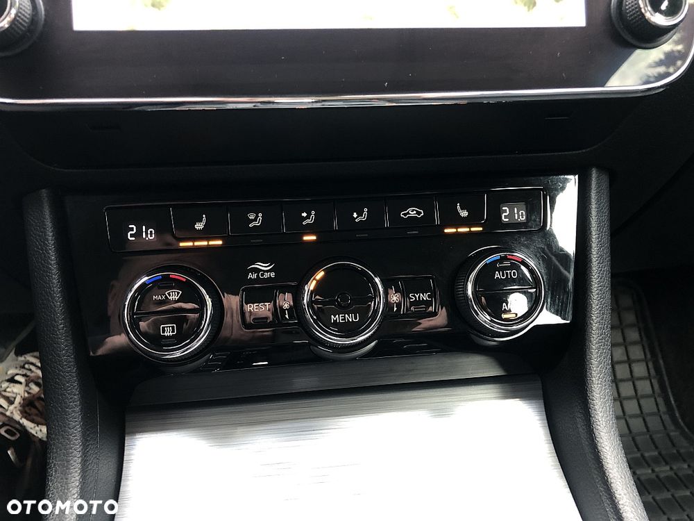 Skoda Superb 2.0 TDI SCR Style DSG - 24