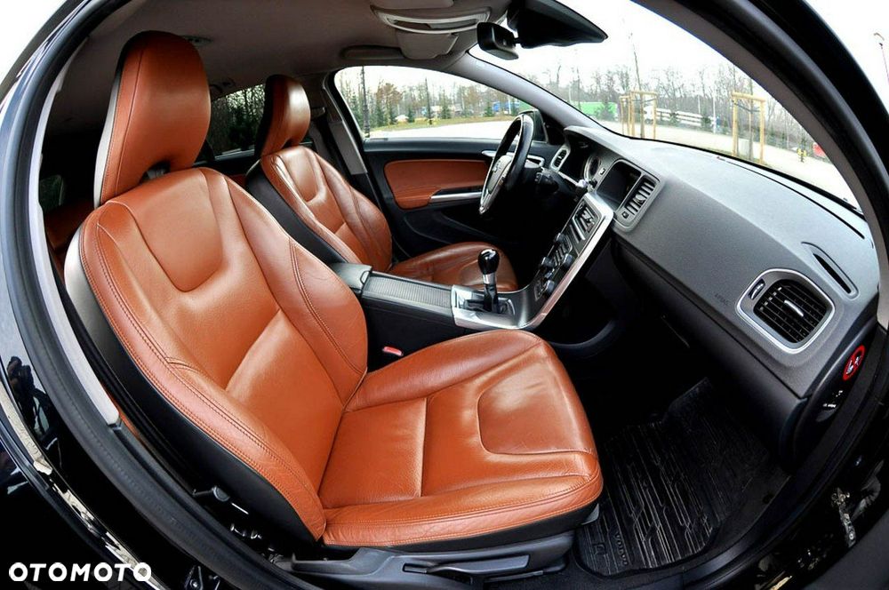 Volvo V60 D3 Momentum - 8