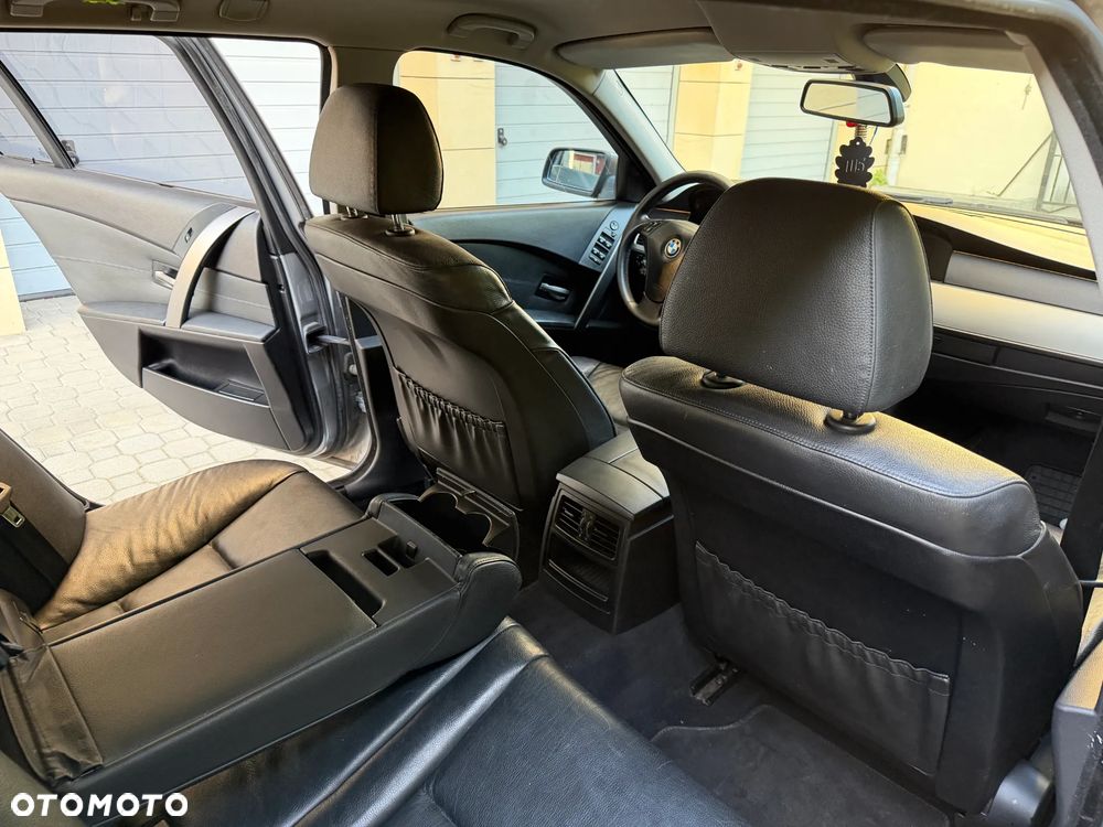 BMW Seria 5 525d - 8