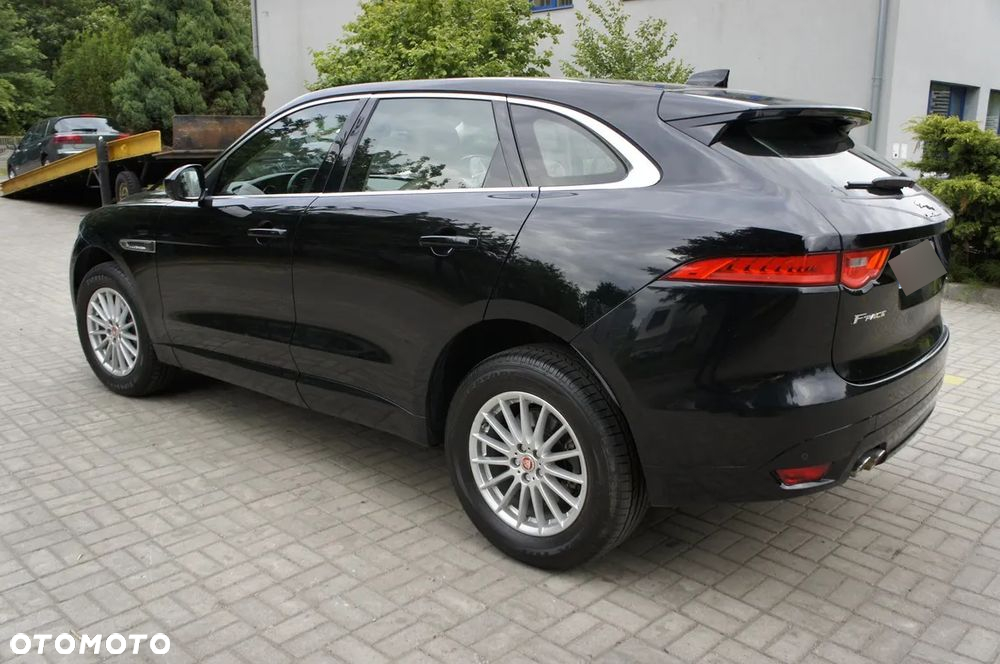 Jaguar F-Pace - 8