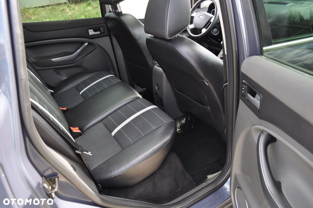 Ford Kuga 2.0 TDCi 4x4 Titanium - 11