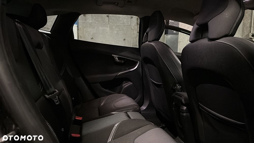 Volvo V40 D3 Drive-E Momentum - 10