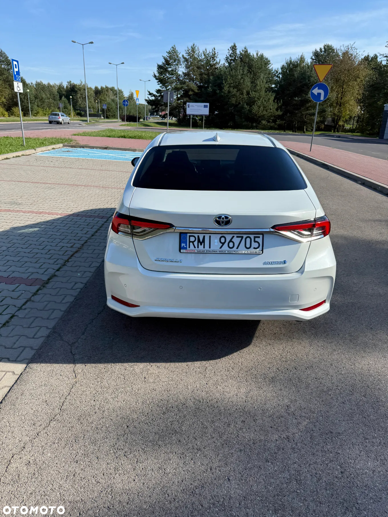 Toyota Corolla 1.8 Hybrid Executive - 10